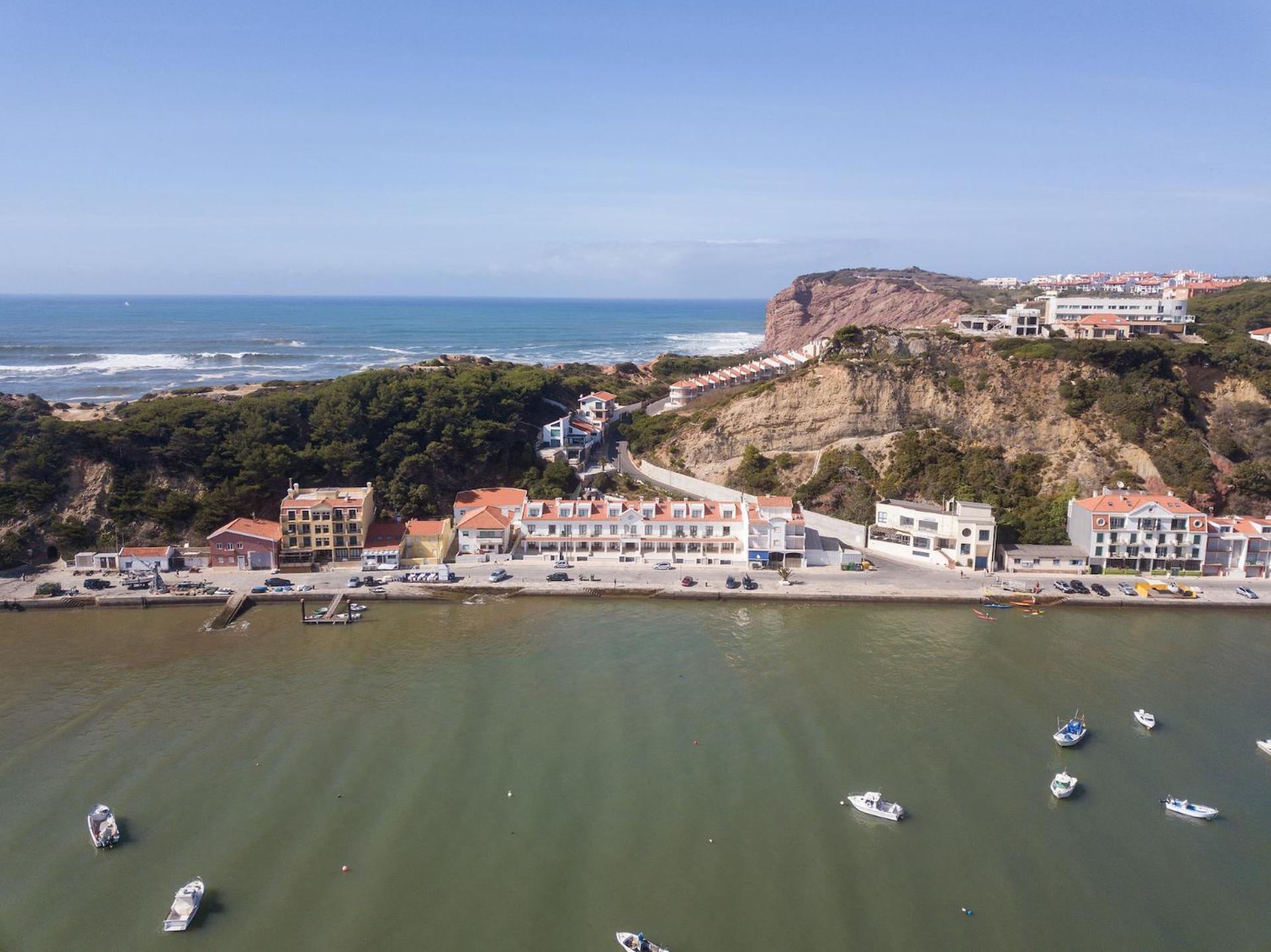 Baia Residence 2 - Holiday Apartments - By Sch Sao Martinho do Porto Exterior photo
